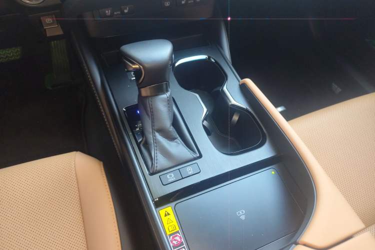 Used Lexus ES 2024 200 Premium Edition
