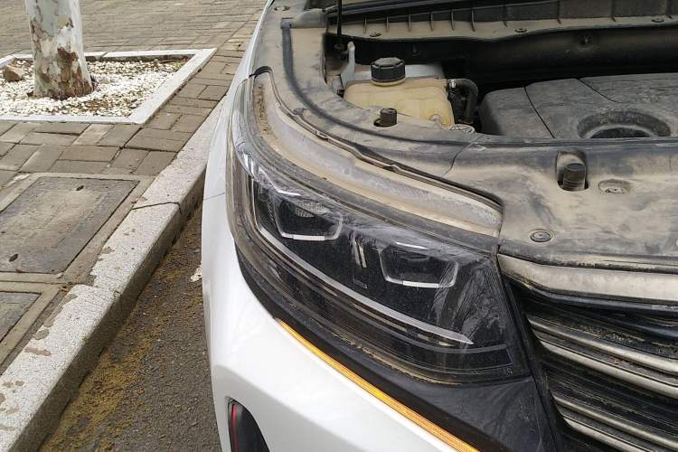 Used CHANGAN CS95 2021 2.0T Four-Wheel Drive Luxury Version Right Front Headlight