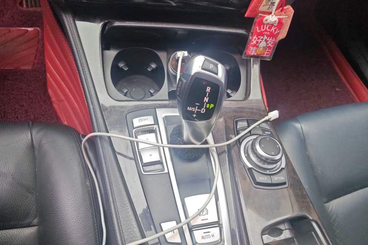 Used BMW 5 Series 2013 525Li Leading Model
