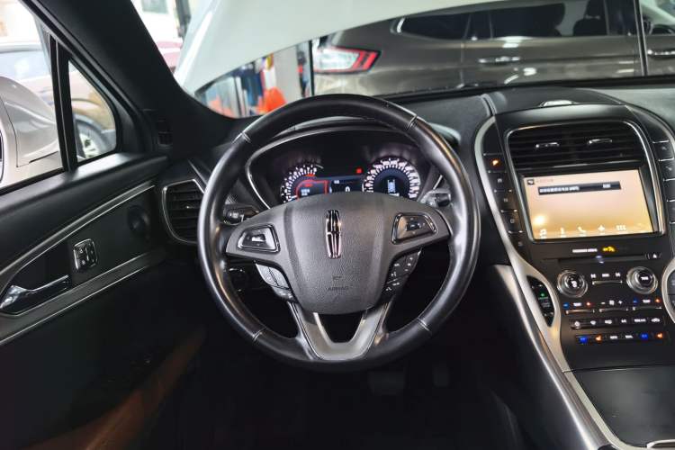Used Lincoln MKX 2017 2.0T Four-Wheel Drive Zunya Edition
