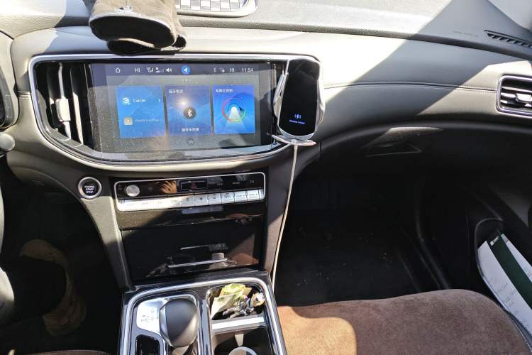 Used GAC Trumpchi GS8 2020 390T Two-Wheel Drive Luxury Smart Connectivity Version (7 Seats) Audio And AC Panel