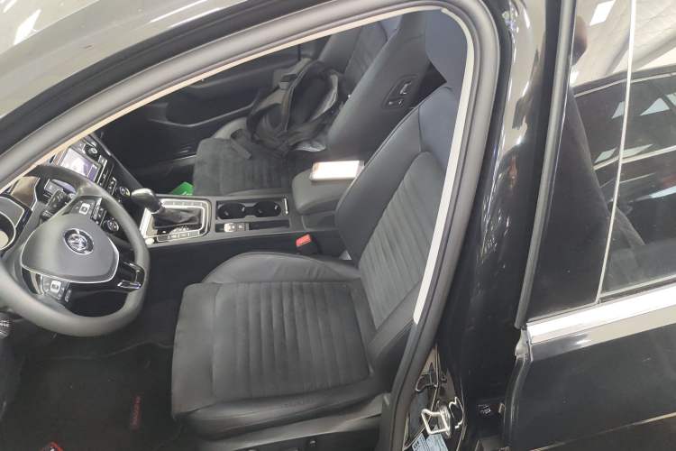 Used Volkswagen Magotan 2018 330TSI DSG Luxury Model