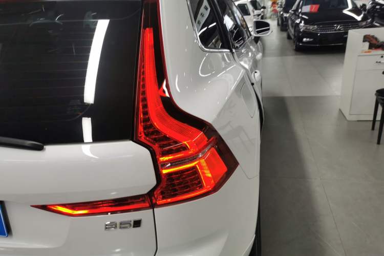 Used Volvo XC60 2022 B5 4x4 Zhiyi Luxury Edition
