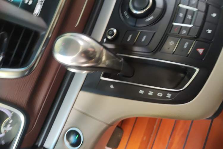 Used Buick GL8 2018 28T Luxury Model China VI Standard