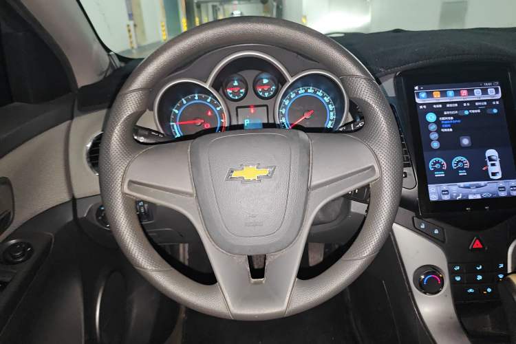 Used Chevrolet Cruze 2013 1.8L SE WTCC Edition AT
