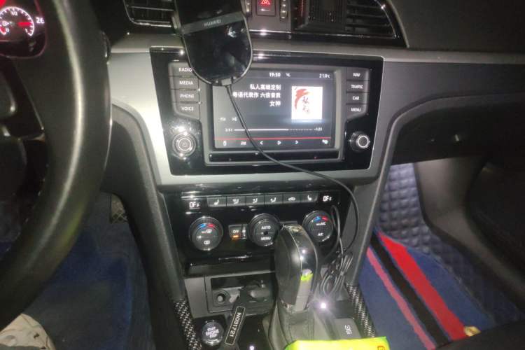 Used Volkswagen Lamando 2015 330TSI DSG Luxury Edition
