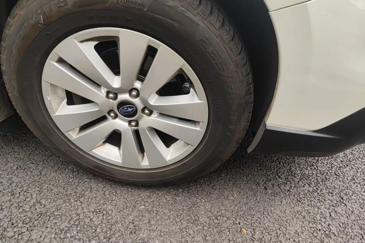Used Subaru Outback 2015 2.5i Classic Edition Right Front Wheel Hub