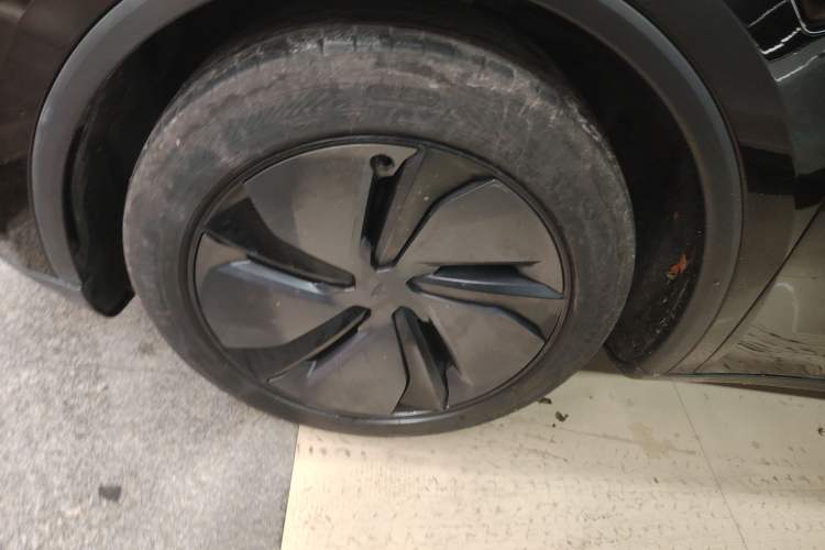 Used Tesla Model Y 2025 Rear-Wheel-Drive Version Left Front Wheel Hub