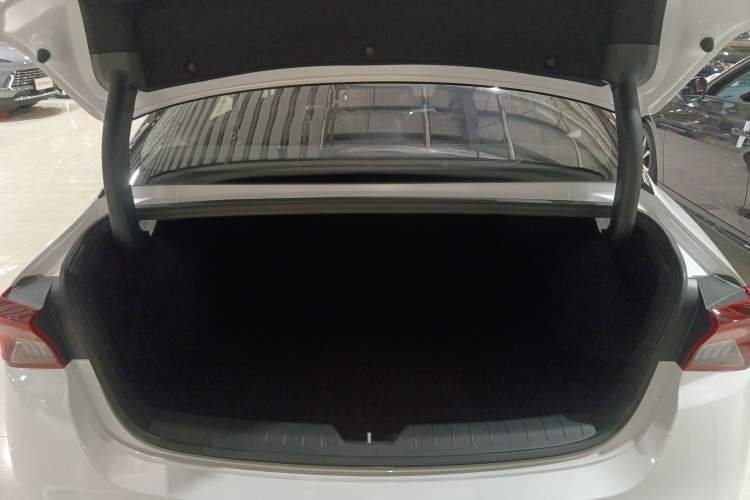 Used Kia K5 2025 2.0T Flagship Edition
