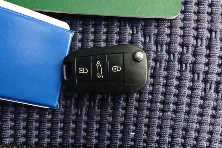 Used Peugeot 408 2014 1.8L Automatic Luxury Edition Vehicle Key