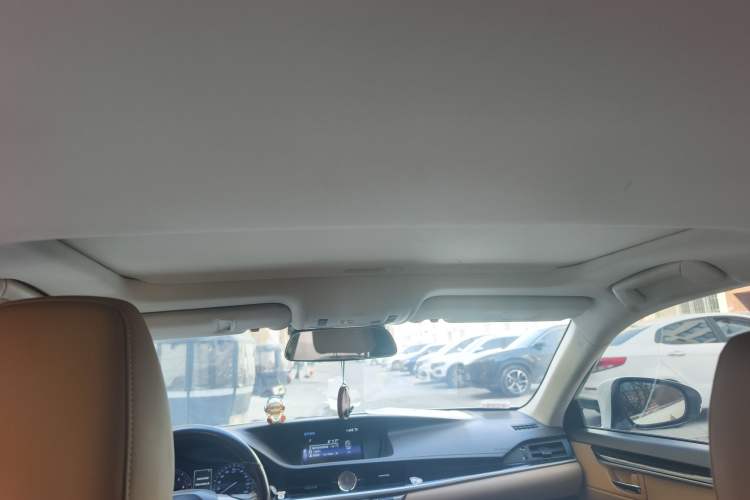 Used Lexus ES 2015 300h Comfort Edition