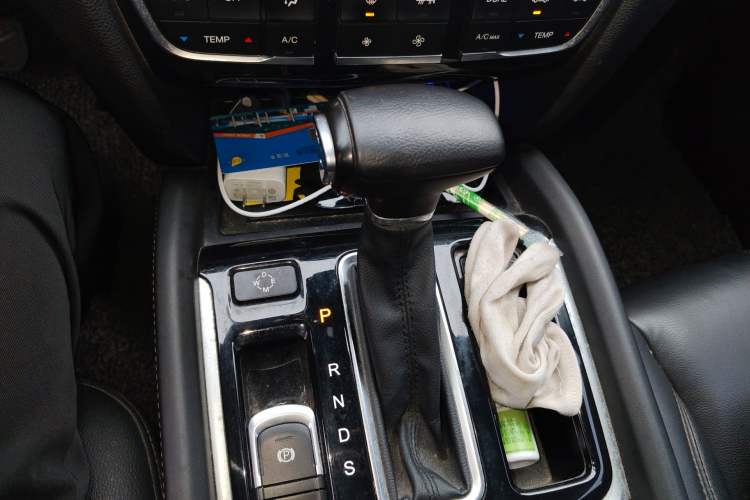 Used GAC Trumpchi GS7 2017 320T Two-Wheel-Drive Luxury Smart Connectivity Model Gear Lever