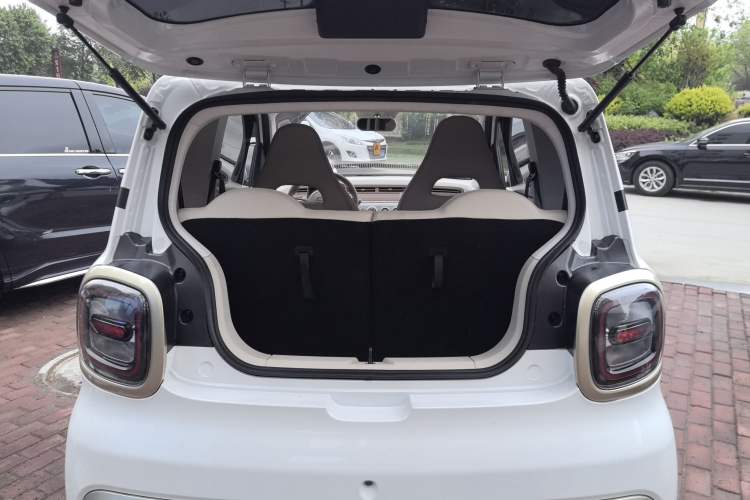 Used Bestune Pony 2026 Model 222km Shining Horse Trunk