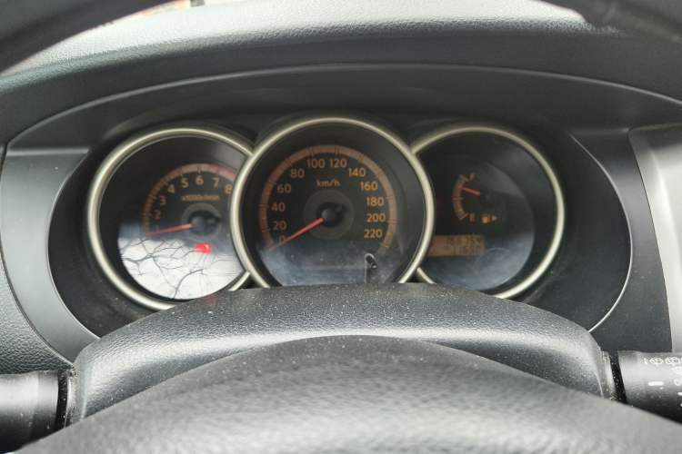 Used Nissan Livina 2010 Jingrui Edition 1.6L Automatic Smart Model Instrument Cluster