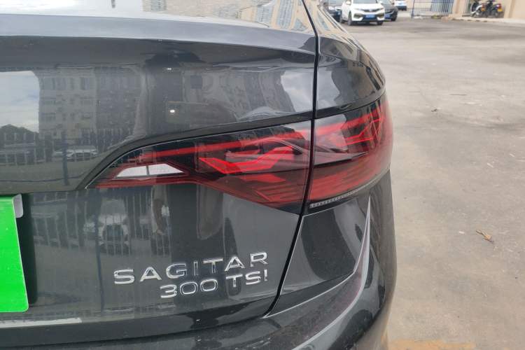 Used Volkswagen Sagitar 2025 300TSI DSG Excellence Edition Right Rear Taillight