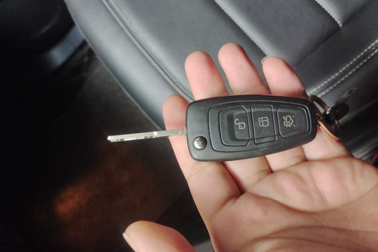 Used Ford Kuga 2017 EcoBoost 180 Two-Wheel-Drive Tiger Leap Model Vehicle Key