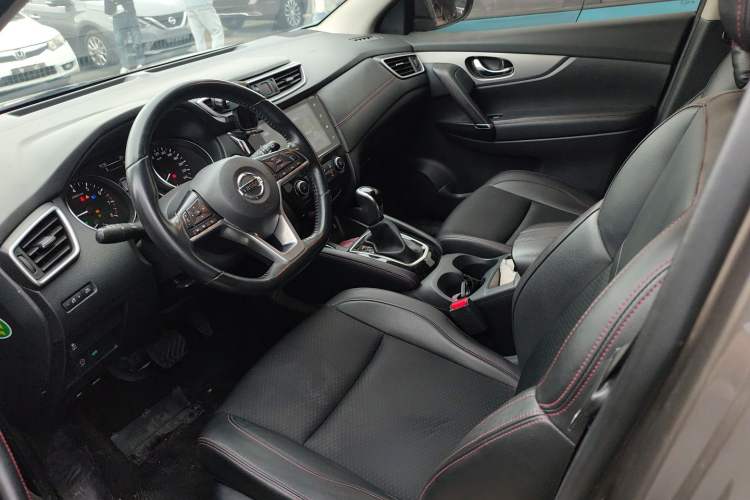 Used Nissan Qashqai 2019 2.0L CVT Luxury Edition Left Front Seat