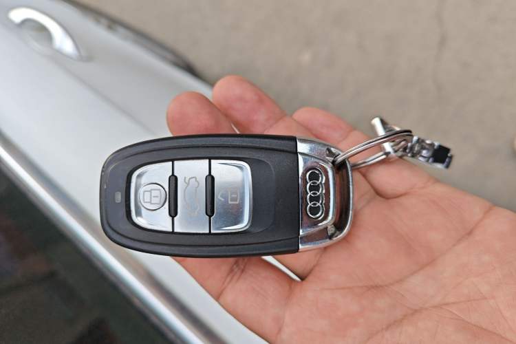 Used Audi A4L 2015 35 TFSI Automatic Standard Model Vehicle Key