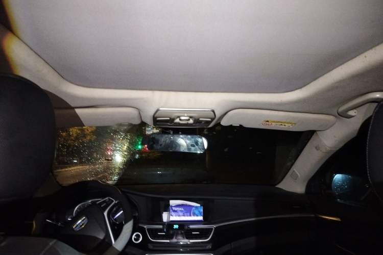 Used Geely Auto Emgrand GT 2015 2.4L Comfort Model Headliner