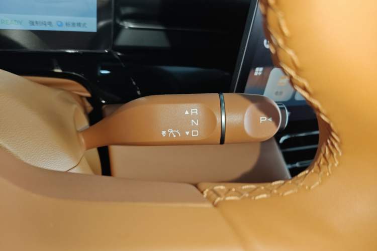 Used Wuling Xingguang S 2025 Model, 130km Flagship Edition Gear Lever