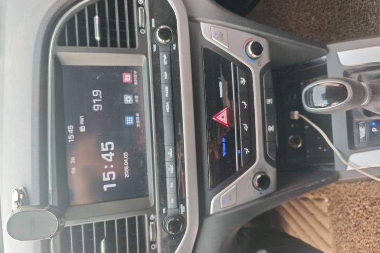 Used Hyundai Elantra (6th Generation / Lingdong) 2016 1.6L Automatic ZhiXuan – Elite Version Audio And AC Panel