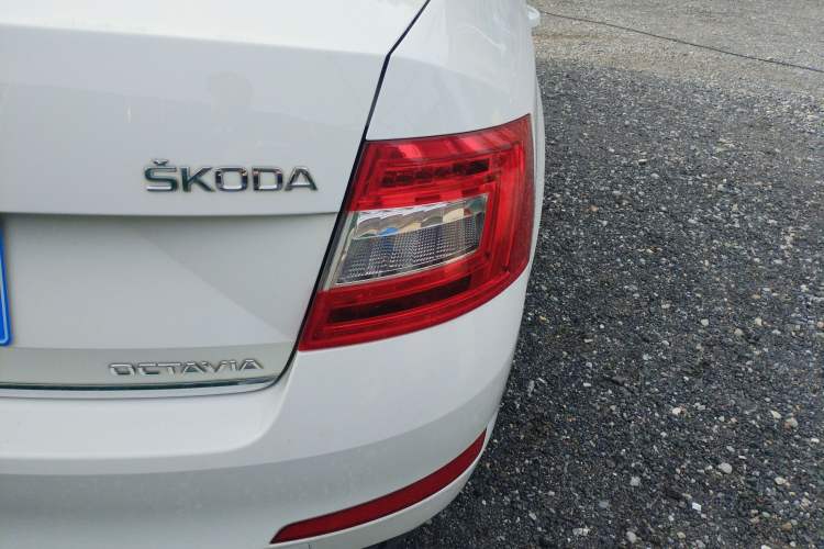 Used Skoda Octavia 2015 1.6L Manual Yijun Edition Right Rear Taillight