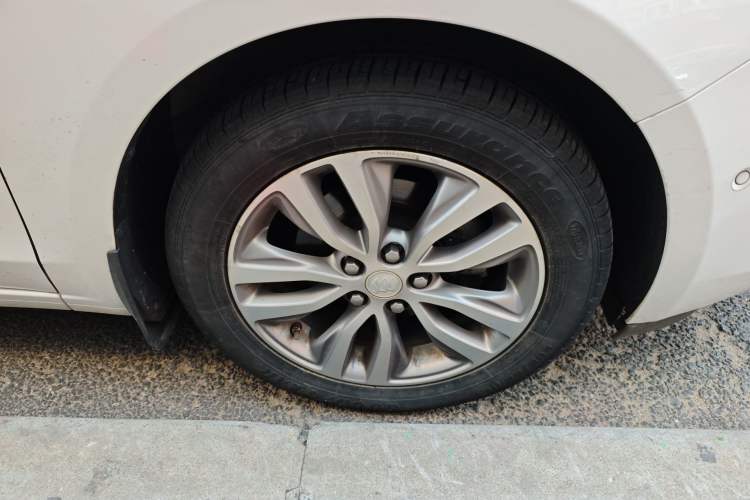 Used Buick GT 2019 18T Automatic Connected Flagship Version China VI Standard Right Front Wheel Hub