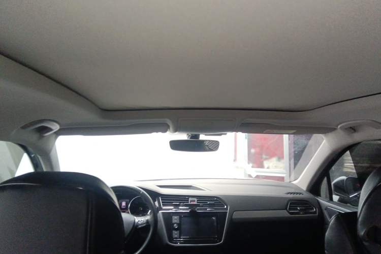 Used Volkswagen Tiguan L 2018 Facelift 330TSI Automatic Two-Wheel Drive Luxury Edition Headliner