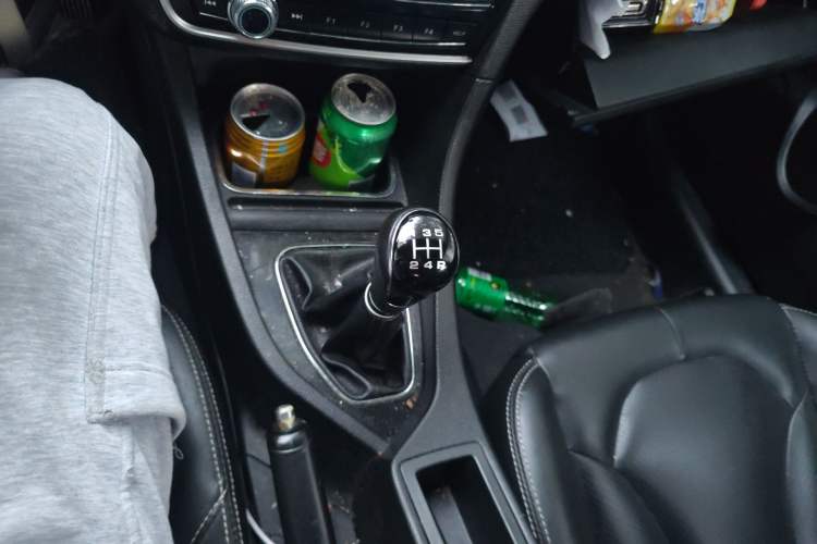 Used Soueast V5 Lingzhi 2015 Plus 1.5L Manual Smart Edition Gear Lever