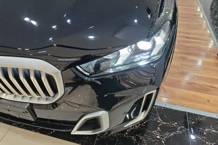 Used BMW X5 2023 xDrive 30Li M Sport Package