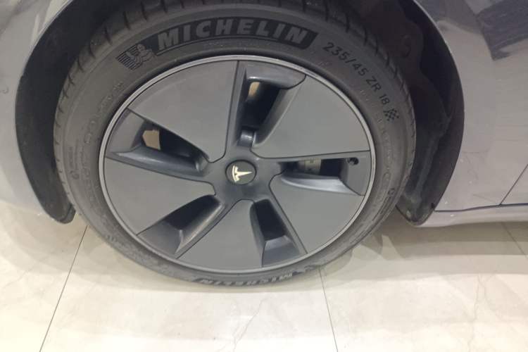 Used Tesla Model 3 2022 Rear-Wheel-Drive Version Left Front Wheel Hub