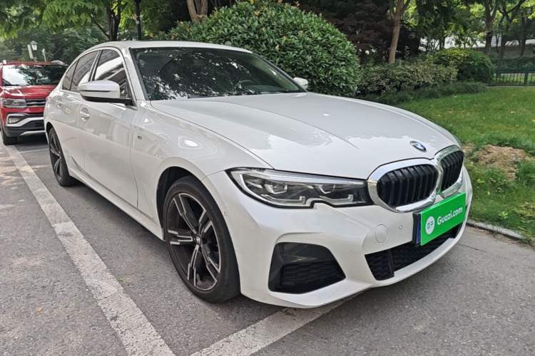 Used BMW 3 Series 2021 325i M Sport Package Front Right 45 Deg
