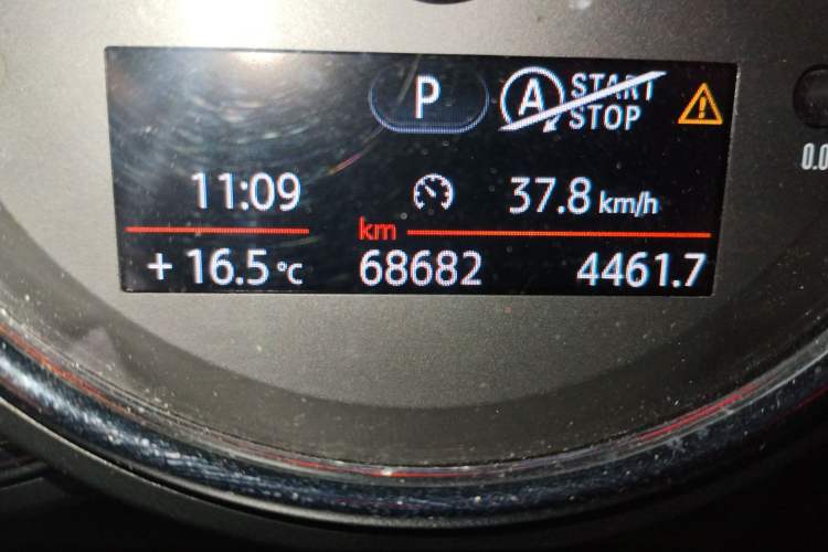 Used MINI Clubman 2016 Revised Version 1.5T COOPER Connoisseur Edition Odometer Close Up