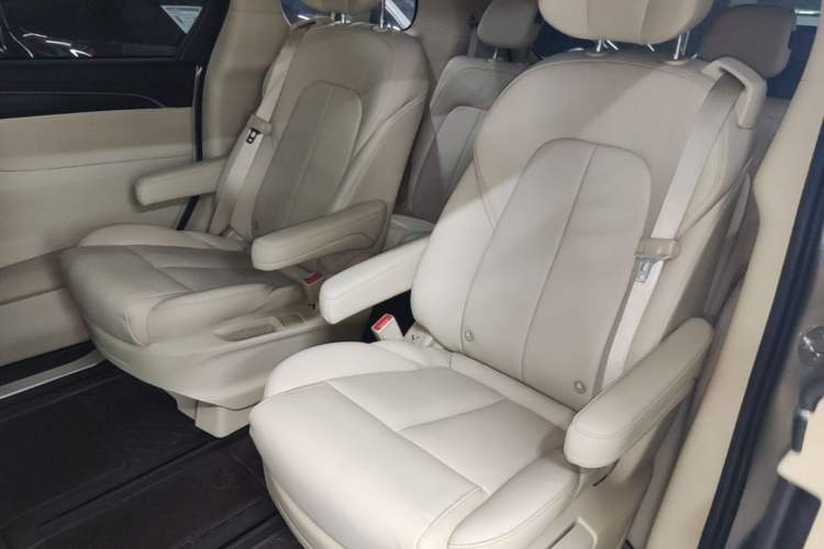 Used Buick GL8 2023 ES Lu Zun Deluxe Model
