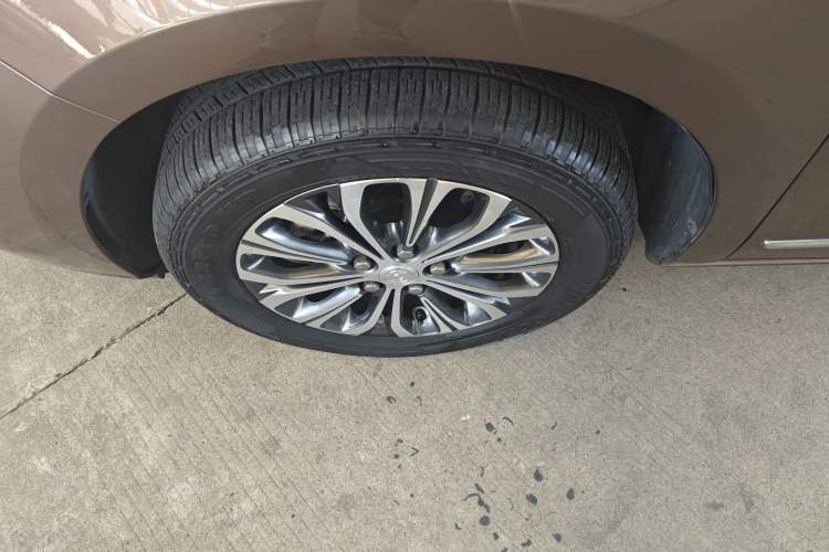 Used Buick GL8 2021 Land Cruiser Executive Class 652T Luxury Model
