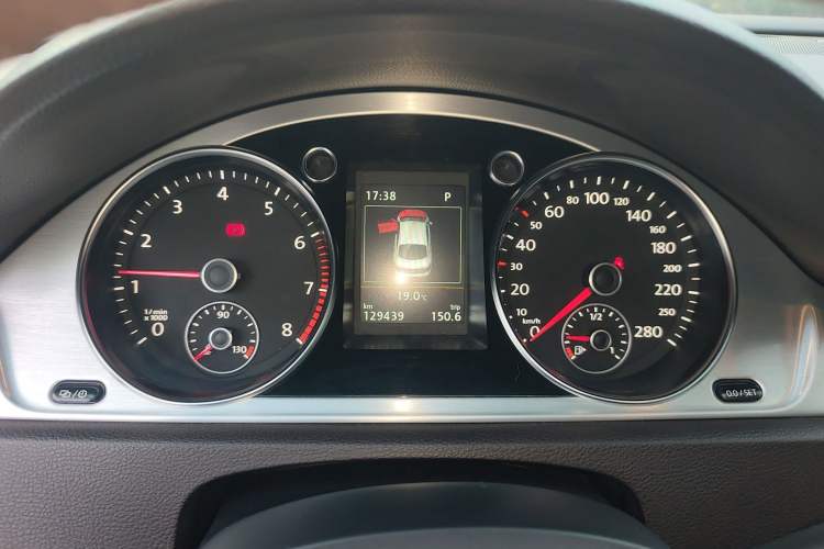 Used Volkswagen FAW-Volkswagen CC 2018 1.8TSI Luxury Model Instrument Cluster