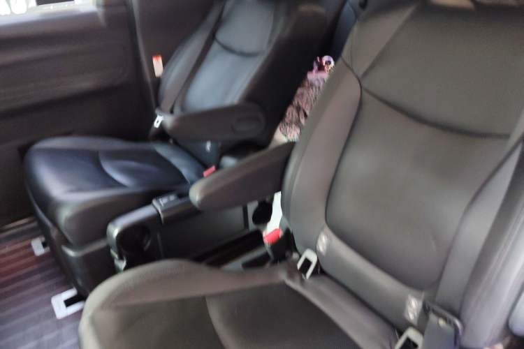 Used Toyota Granvia 2022 2.5L Hybrid Prestige Edition Left Rear Seat