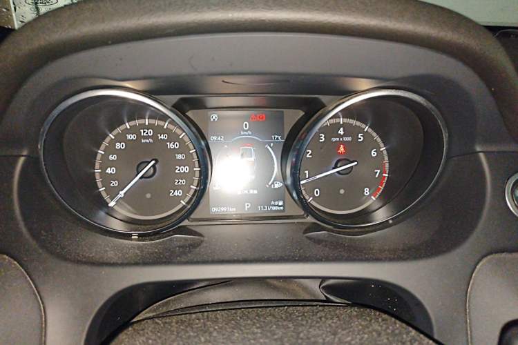Used Land Rover Discovery Sport 2018 240 PS PURE Edition Instrument Cluster