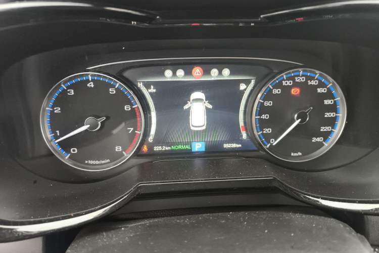 Used GAC Trumpchi GS7 2017 320T Two-Wheel-Drive Luxury Smart Connectivity Model
