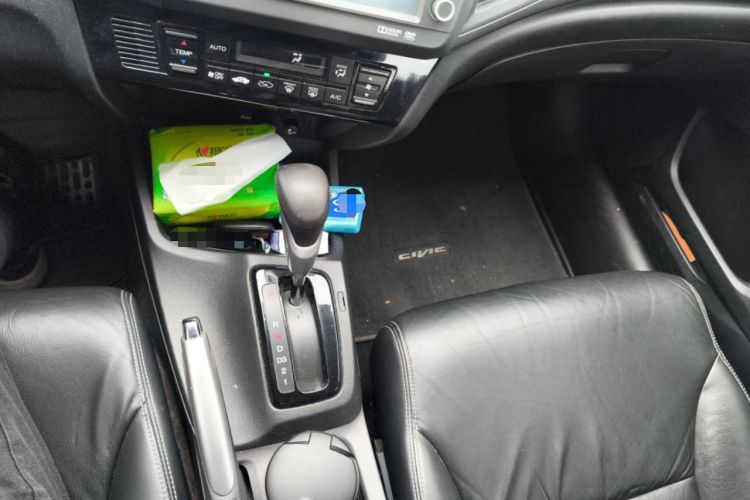 Used Honda Civic 2013 10th Anniversary 1.8L Automatic Luxury Edition Gear Lever