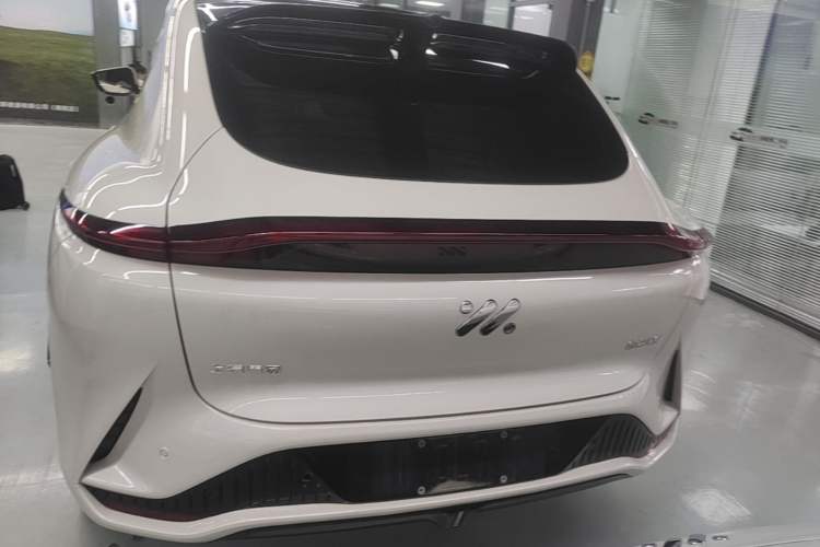 Used IM LS7 2023 90 kWh Elite Rear-Drive Version
