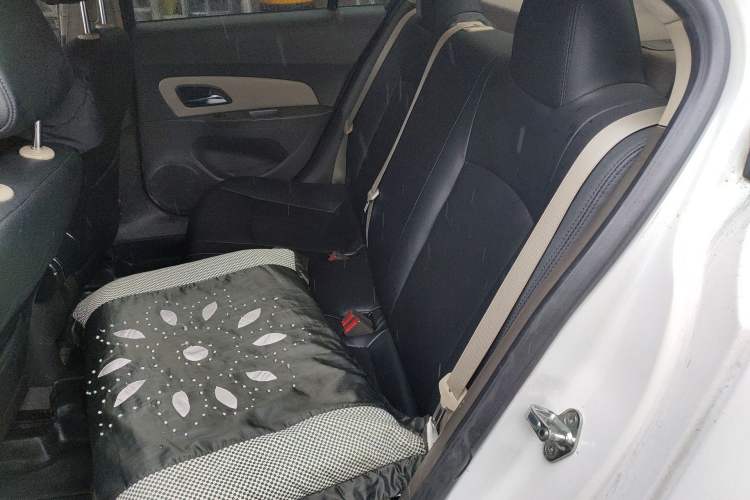 Used Chevrolet Cruze 2015 1.5L Classic SE MT Left Rear Seat