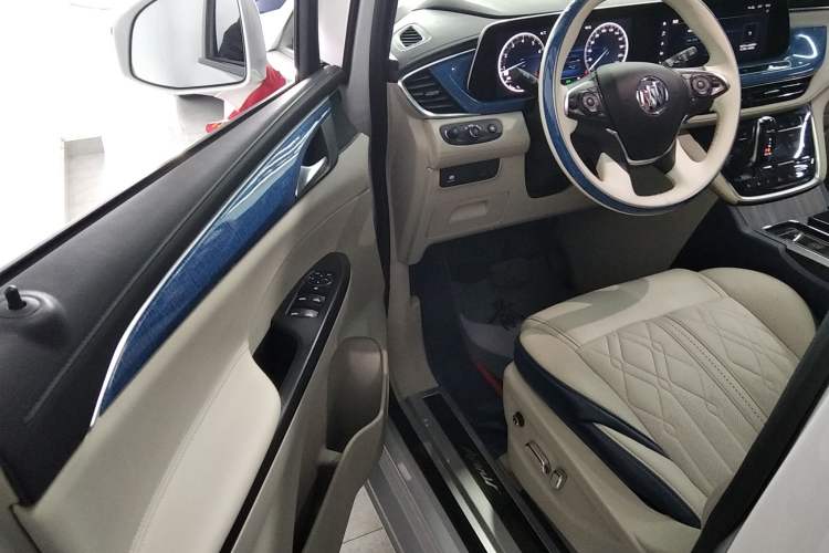 Used Buick GL8 2022 ES Landtrek 653T Comfort Edition