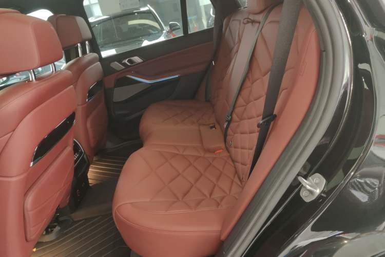 Used BMW X5 2022 xDrive 40Li Luxury Edition M Sport Package