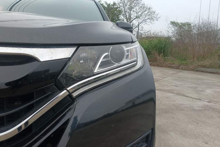 Used Honda UR-V 2017 240TURBO Two-Wheel Drive Classic Edition China VI Left Front Headlight