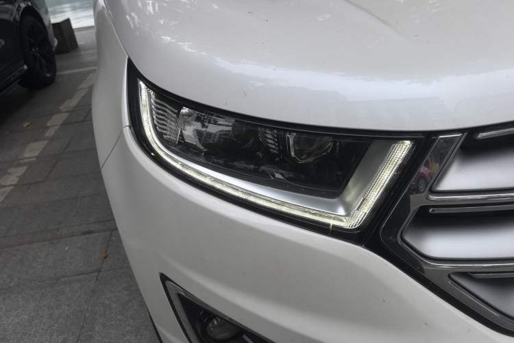 Used Ford Edge 2017 EcoBoost 245 Two-Wheel-Drive Sporty 7-Seater