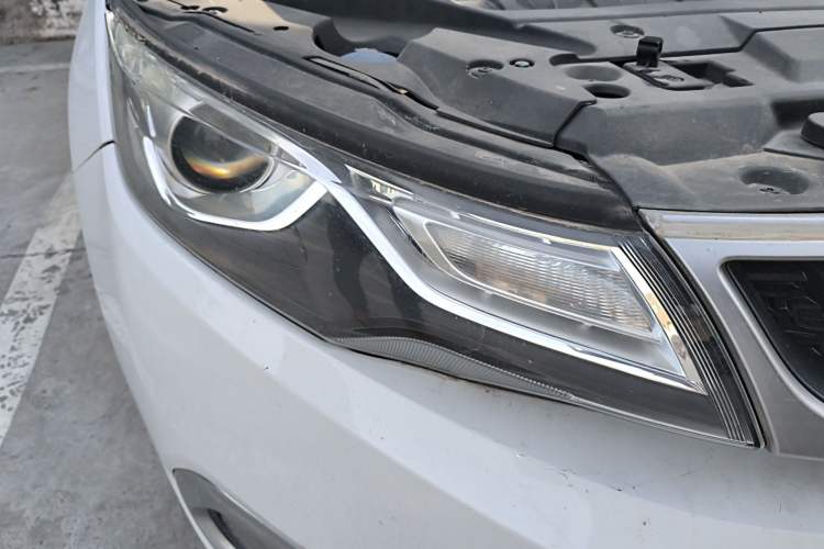 Used Geely Auto Emgrand GL 2017 1.3T Manual Elite Model Right Front Headlight