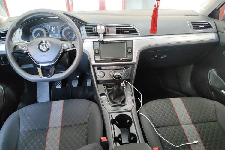 Used Volkswagen Lamando 2019 230TSI Manual Trend Edition China V Standard Center Console