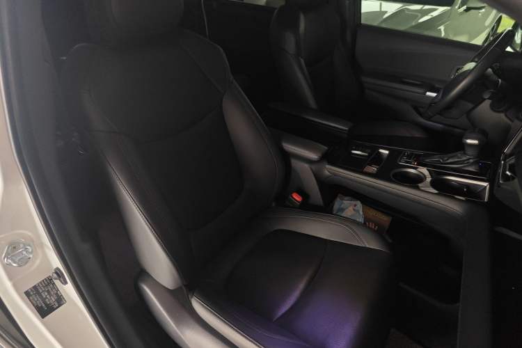 Used Toyota SIENNA 2023 2.5L Hybrid Deluxe Edition