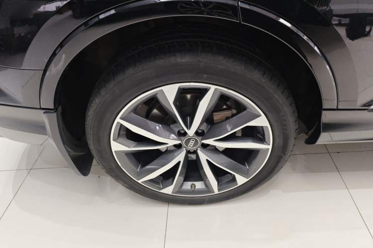 Used Audi Q7 2022 55 TFSI quattro S line Sport model